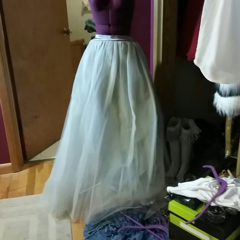 Nasty Gal Silver Tulle Skirt - Picture 2 of 4